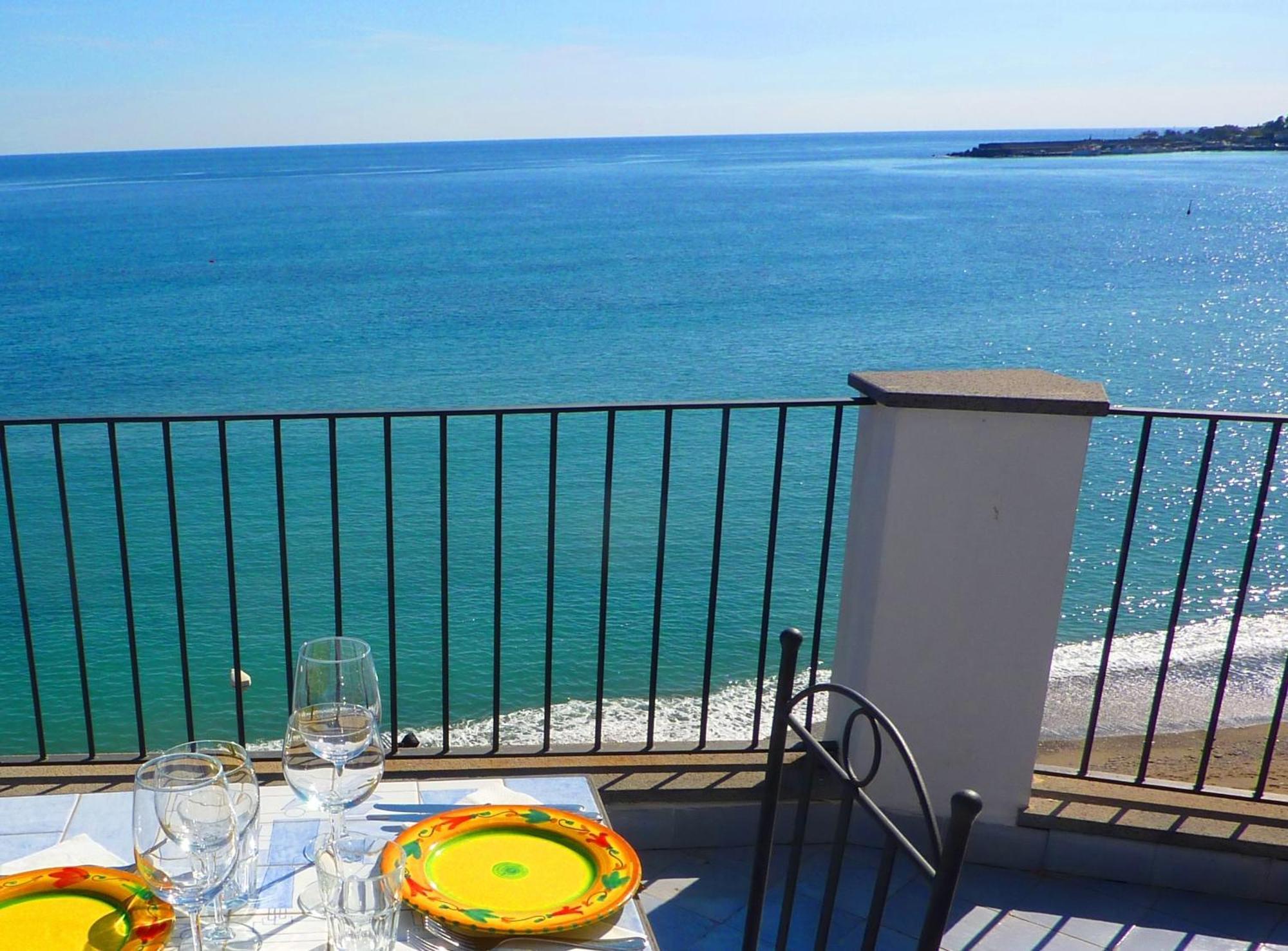Hotel Palladio Giardini Naxos Eksteriør bilde