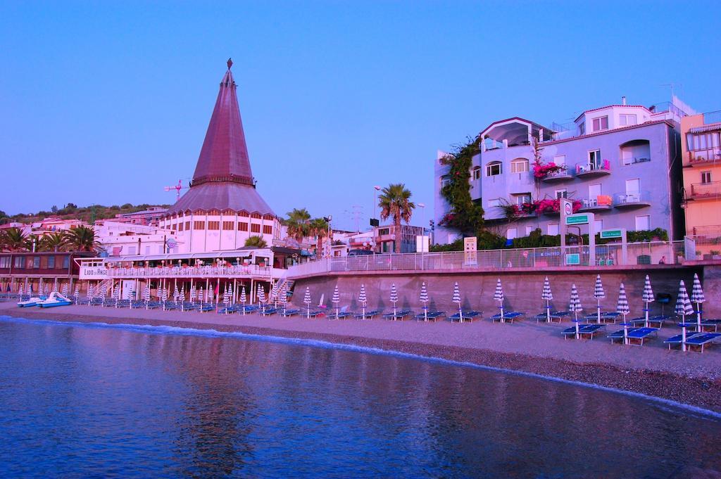Hotel Palladio Giardini Naxos Eksteriør bilde